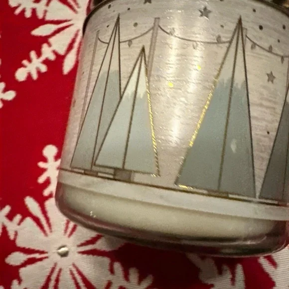 Bath & Body Works White Eucalyptus & Sage 3 Wick luminary cut out Candle - Picture 3 of 4